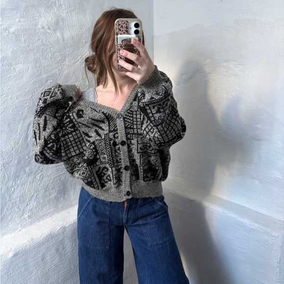 L/XL vintage abstract knit grandpa cardigan - Picture 3 of 15